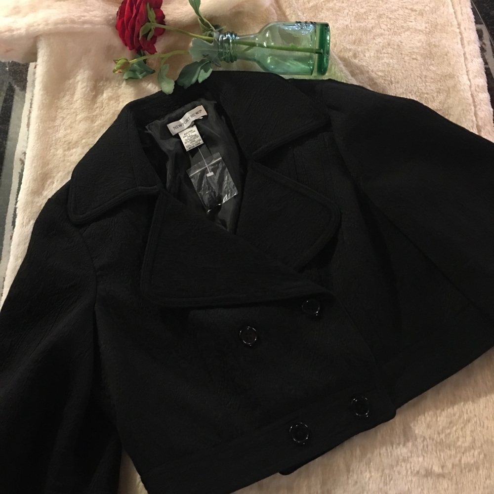 Newport News-Cropped  blk/double breasted jacket. - Picture 3 of 10